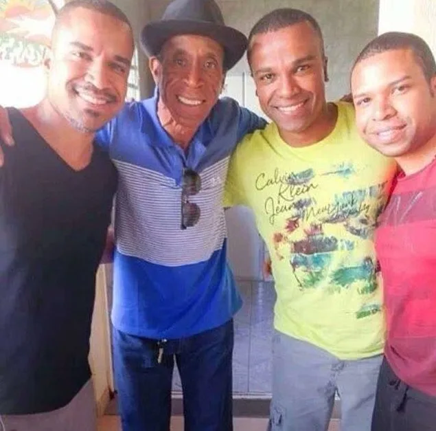 João Pires ao lado dos filhos Fernando, Alexandre e João Junior Pires – Foto: Redes sociais